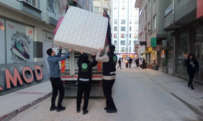 Elazığ Umut Kervanı'ndan Bir Aileye Daha Umut: Hayırseverin Bağışladığı Eşyalar Teslim Edildi