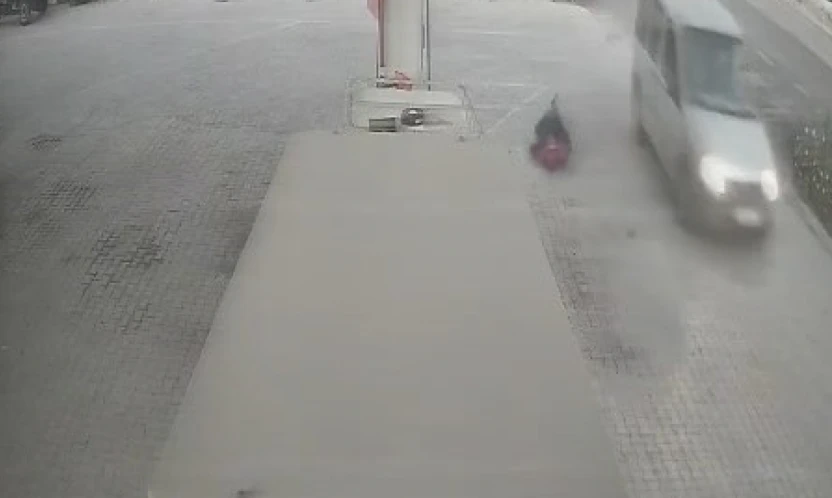 Eniştesine araçla çarpıp kaçtı: O anlar kameraya yansıdı