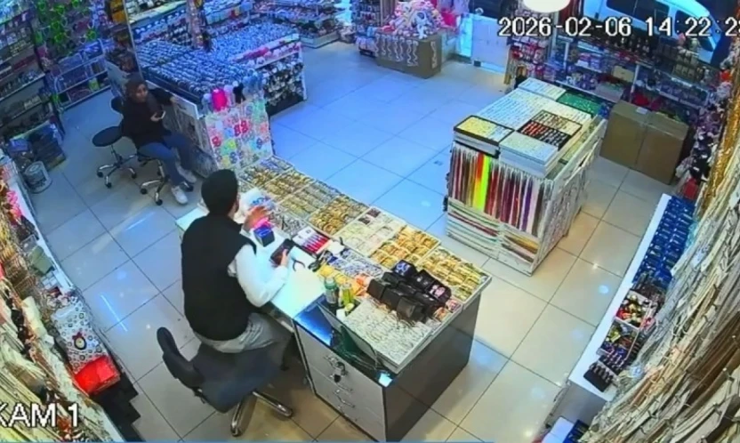 Erzincan'daki deprem Elazığ'da da hissedildi: O anlar kamerada