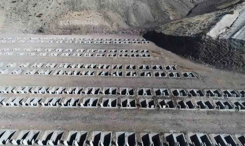 Mezarlar artık bir tık uzakta: İsteyen fotoğrafını görecek, isteyen dua okutacak