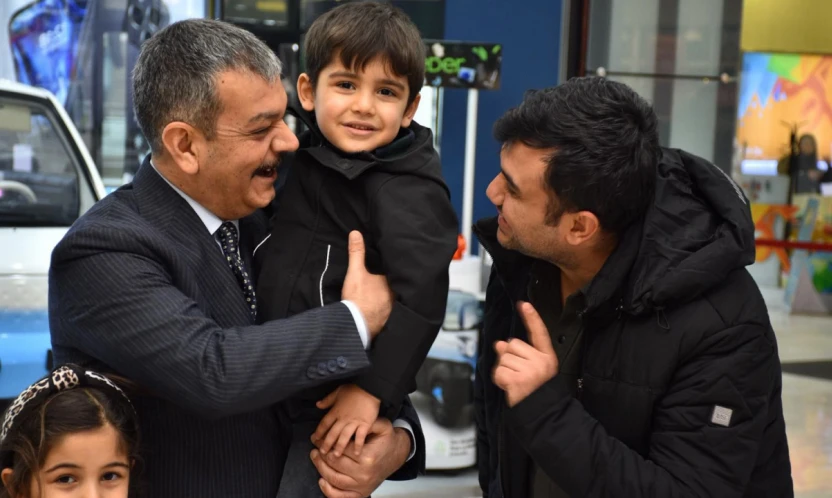 Milletvekili Keleş, Park 23'te Esnaf ve Vatandaşlarla Buluştu