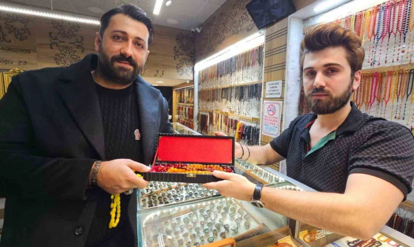 Tespih aşkı sınır tanımadı: 1 milyon 600 bin liralık Osmanlı kehribarı aldı